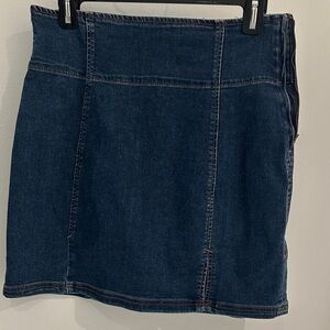 Free People Denim Mini Skirt size 10, side zipper